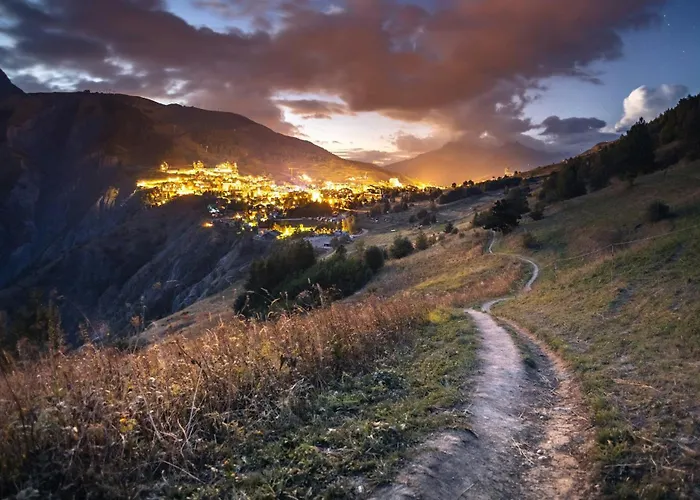 Курортный комплекс Alpina By Leavetown Vacations *